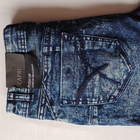 Foxy Jeans "Push Up" Acid Wash Capri Pants NEW- Sz. 26 - Picture 8 of 12